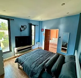 4(+)-bedroom apartment