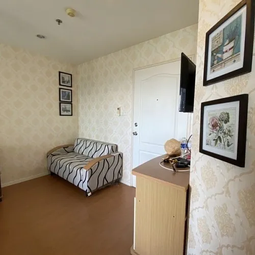 one-room apartment